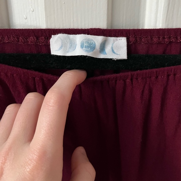 Burgundy Sheer Lace Off-the-shoulder Blouse Size Small - Picture 10 of 12